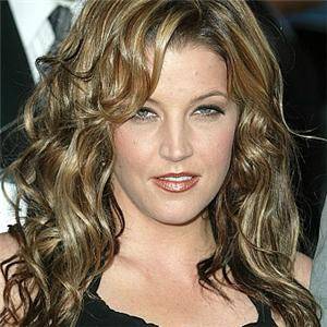 Lisa Marie Presley vuelve a la Cienciología
