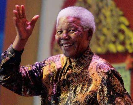 Nelson Mandela se encuentra hospitalizado