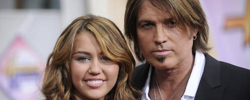 Miley Cyrus mantiene una situación tensa con su padre