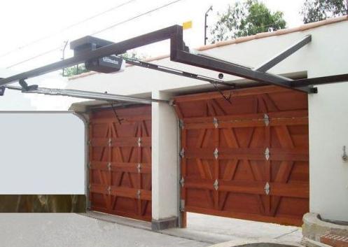 Instalan Puertas levadizas con tecnología europea en Perú