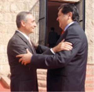 El APRA es el real vientre de alquiler de Alex Kouri El APRA es el real vientre de alquiler de Alex Kouri