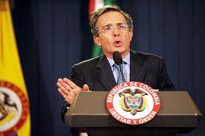 ÁLVARO URIBE MARCHA RUMBO A LA TERCERA ELECCIÓN ÁLVARO URIBE MARCHA RUMBO A LA TERCERA ELECCIÓN