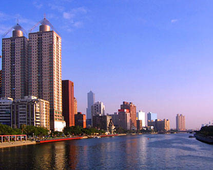 Alumnos peruanos becados estudian en Taiwan Alumnos peruanos becados estudian en Taiwan