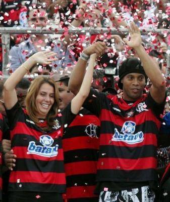 Ronaldinho se dedica a la samba