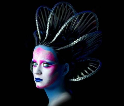 Katy Perry luce como un extraterrestre
