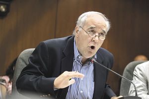 Víctor García Belaunde: Contrato Camisea es peor que el de Dreyfus