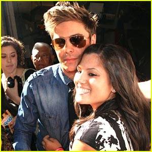 Zac Efron se siente orgulloso de Corbin Bleu