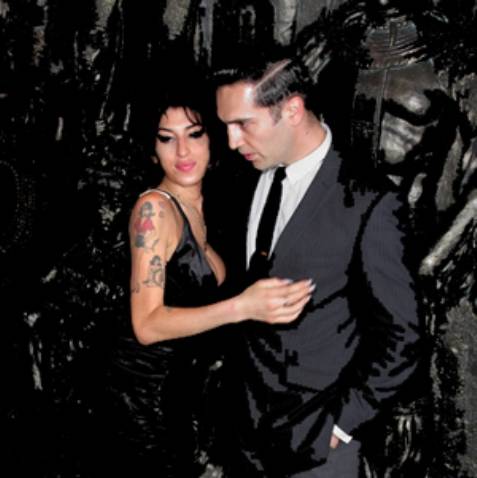 Amy Winehouse no quiere ir a fiestas por su novio