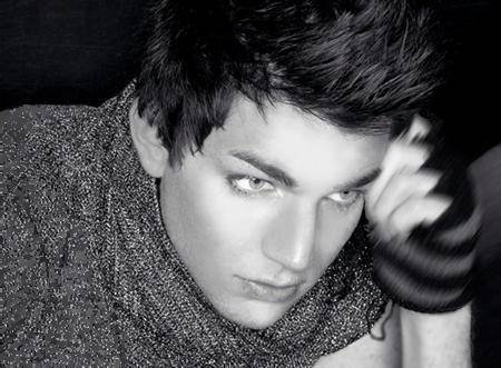 Adam Lambert feliz de ser un ícono gay