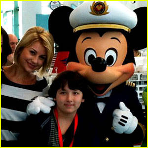 Frankie Jonas de paseo en el crucero Disney