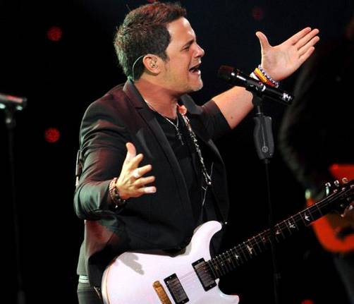 Alejandro Sanz cierra el Festival de Viña del Mar con una Gaviota de Oro