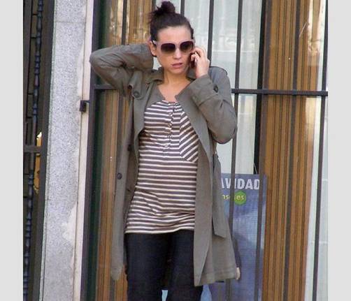 Leonor Watling disfruta su embarazo por las calles de Madrid
