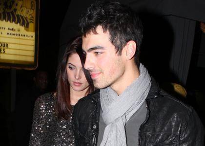 Ashley Greene cuenta cómo conoció a Joe Jonas