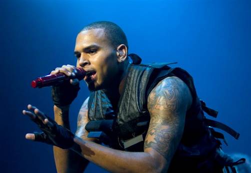 Chris Brown sigue de malas, se quedó sin representante
