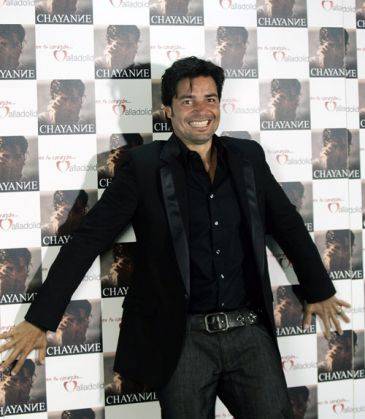 Chayanne tiene su peor defecto debajo de la cintura