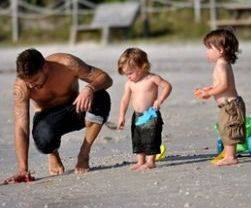 Ricky Martin publicó fotos de sus hijos en la playa Ricky Martin publicó fotos de sus hijos en la playa