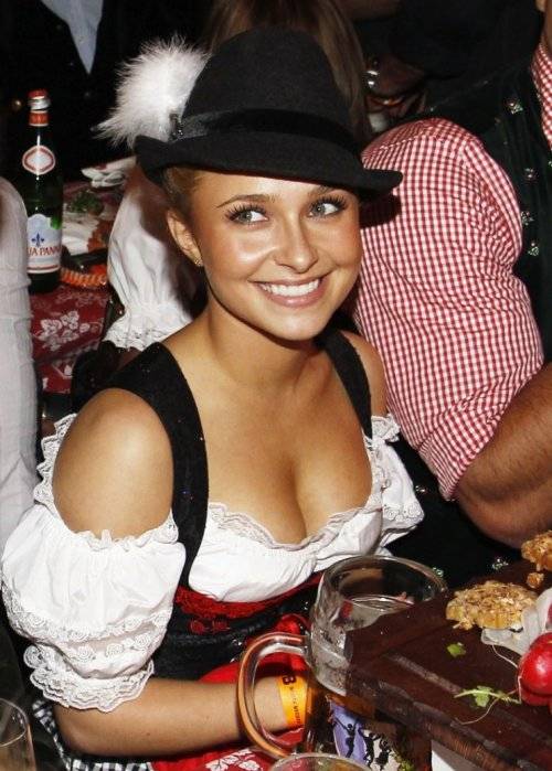 Hayden Panettiere luce escote en el Oktoberfest en Alemania