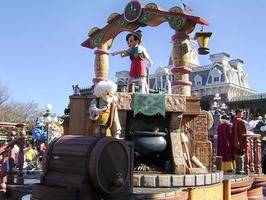 Disney invita a mineros chilenos y sus familias a su parque en Florida