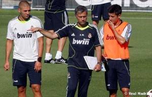 Mourinho le llama la atención a Benzema