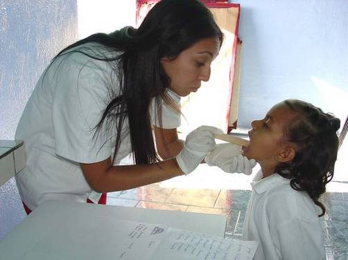 ¿Que relación hay entre los candidatos presidenciales y las caries?