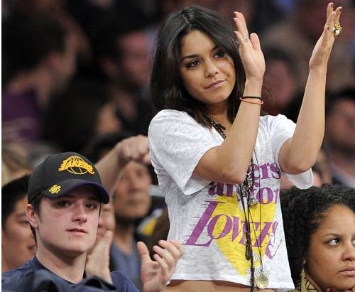 Vanessa Hudgens acudió con su 'Nuevo Galán' al partido de Los Lakers