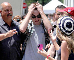 Robert Pattinson dice que la fama es como una discapacidad