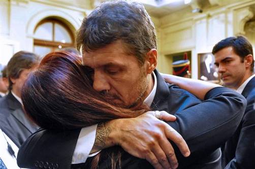 Marcelo Tinelli dio el pésame a los familiares del ex mandatario Néstor Kirchner