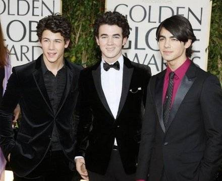 Vídeo: Jonas Brothers protagonizan una campaña sobre seguridad al volante