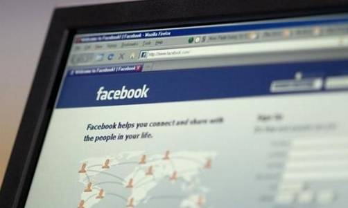 Facebook sube al podio y vence a Yahoo!