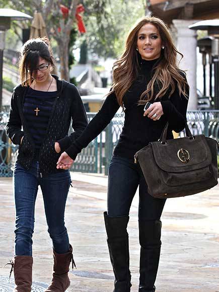 Jennifer L pez sale de compras con hija de Marc Anthony