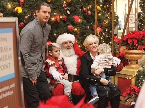 Foto: Gwen Stefani y su familia con Santa