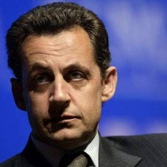 Francia: Nicolas Sarkozy critica el intercambio de dinero por rehenes