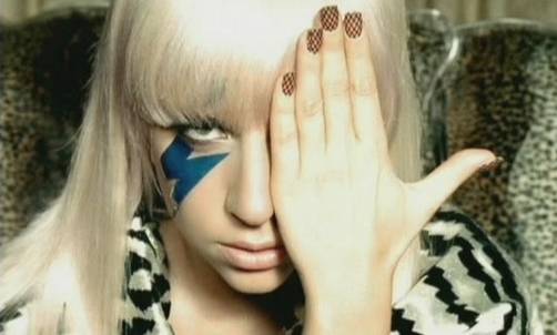 Lady Gaga escribirá en revista de modas