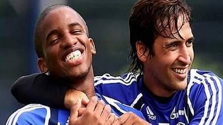 Jefferson Fafan y Raul Gonzáles hacen soñar a los hinchas del Schalke Jefferson Fafan y Raul Gonzáles hacen soñar a los hinchas del Schalke