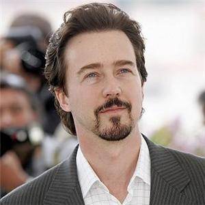 Edward Norton quiere participar en 'Batman 3'