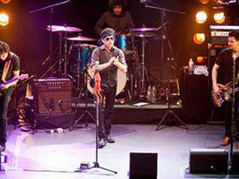 Andrés Calamaro detuvo presentación y dedicó concierto a Néstor Kirchner