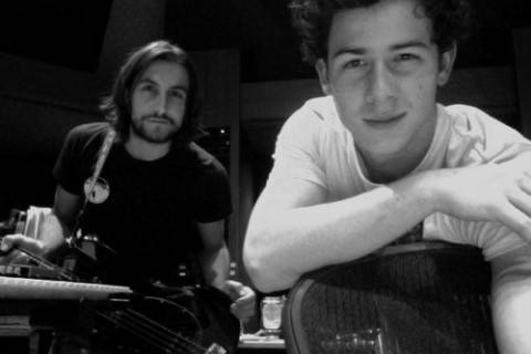 Nick Jonas trabaja con Gregg Garbo en su nuevo álbum