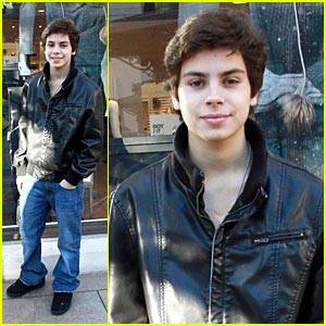 Jake T. Austin de los 'Hechiceros de Waverly Place' cumple 16 años