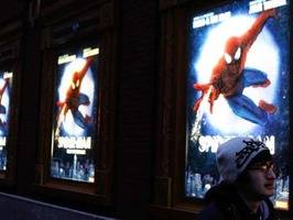 Christopher Tierney actor de 'Spider-Man' sale de terapia intensiva