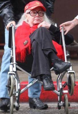 Dejan a Zsa Zsa Gabor sin pensión por un error administrativo Dejan a Zsa Zsa Gabor sin pensión por un error administrativo