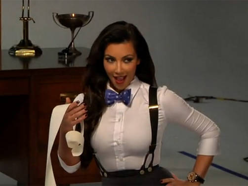 Kim Kardashian sexy y elegante en publicidad