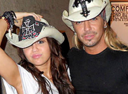 Bret Michaels niega romance con Miley Cyrus