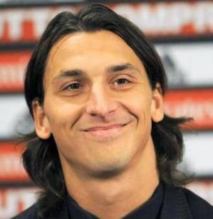 Zlatan Ibrahimovic marca su espacio en el Milán