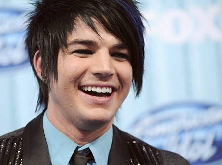 Adam Lambert se pelea con un paparazzi en las playas de Miami