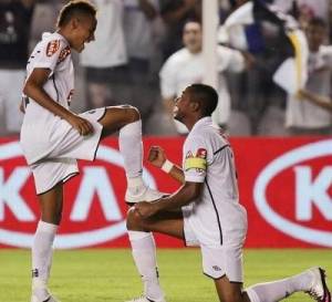 Neymar no le hace caso a nadie en el Santos