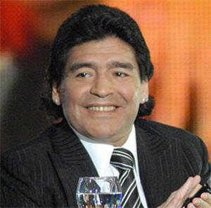 Diego Armando Maradona hará gira benéfica en China por la Cruz Roja