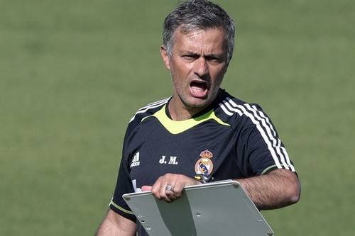 Mourinho elogia y convoca a Benzema para el encuentro entre el Real Madrid y el Levante