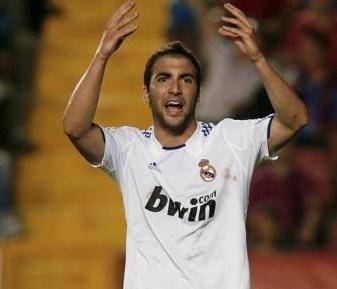 El Real Madrid en busca de un equlibrio ante el Auxerre