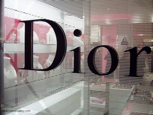 Modas en París: La Casa Dior, los marineros y las Pin-up girls