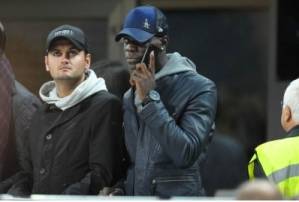 Mario Balotelli fue detenido por ingresar a una carcel de mujeres